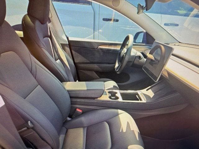 Used 2024 Tesla Model Y Performance AWD/4WD image 10