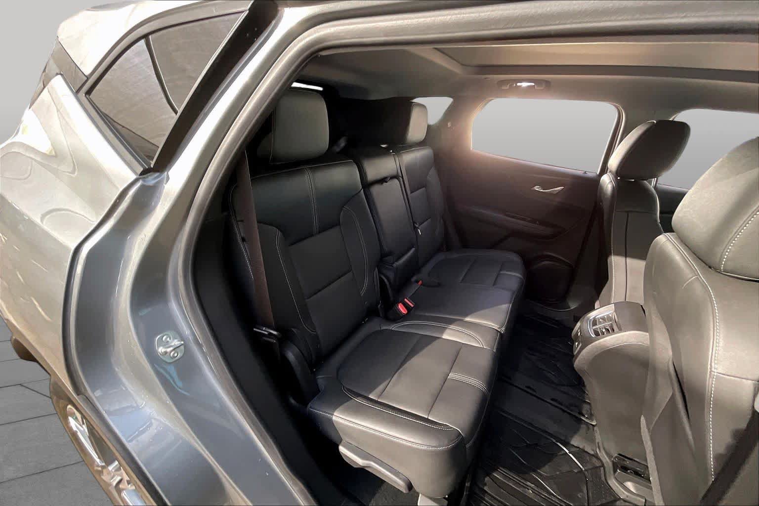 Used 2024 Chevrolet Blazer LT w/ Sound & Technology Package FWD image 18