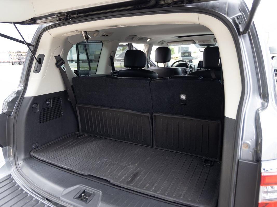 Used 2023 Nissan Armada SL w/ Captain's Chairs Package AWD/4WD image 18