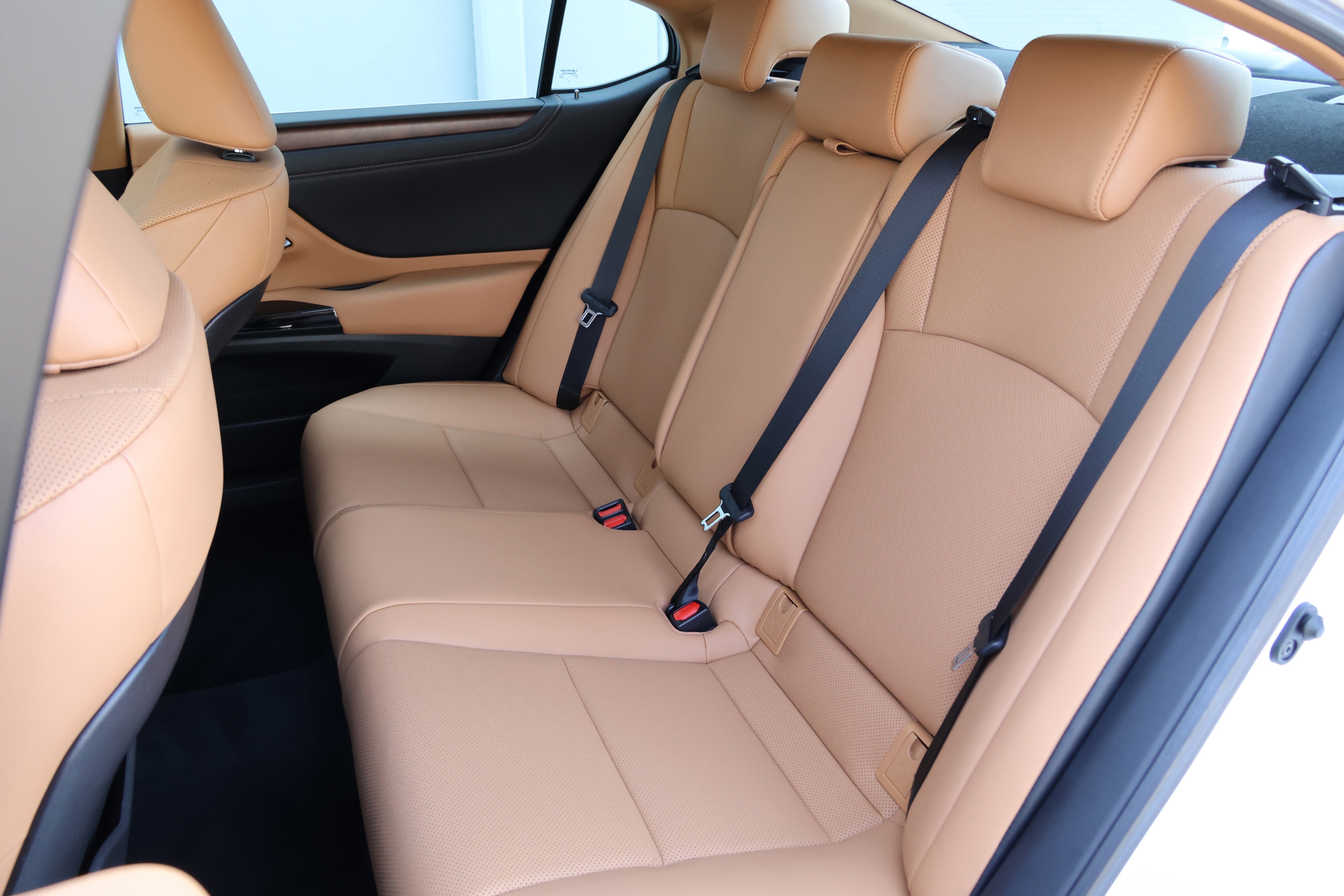 Certified 2025 Lexus ES 350 w/ Premium Package image 35