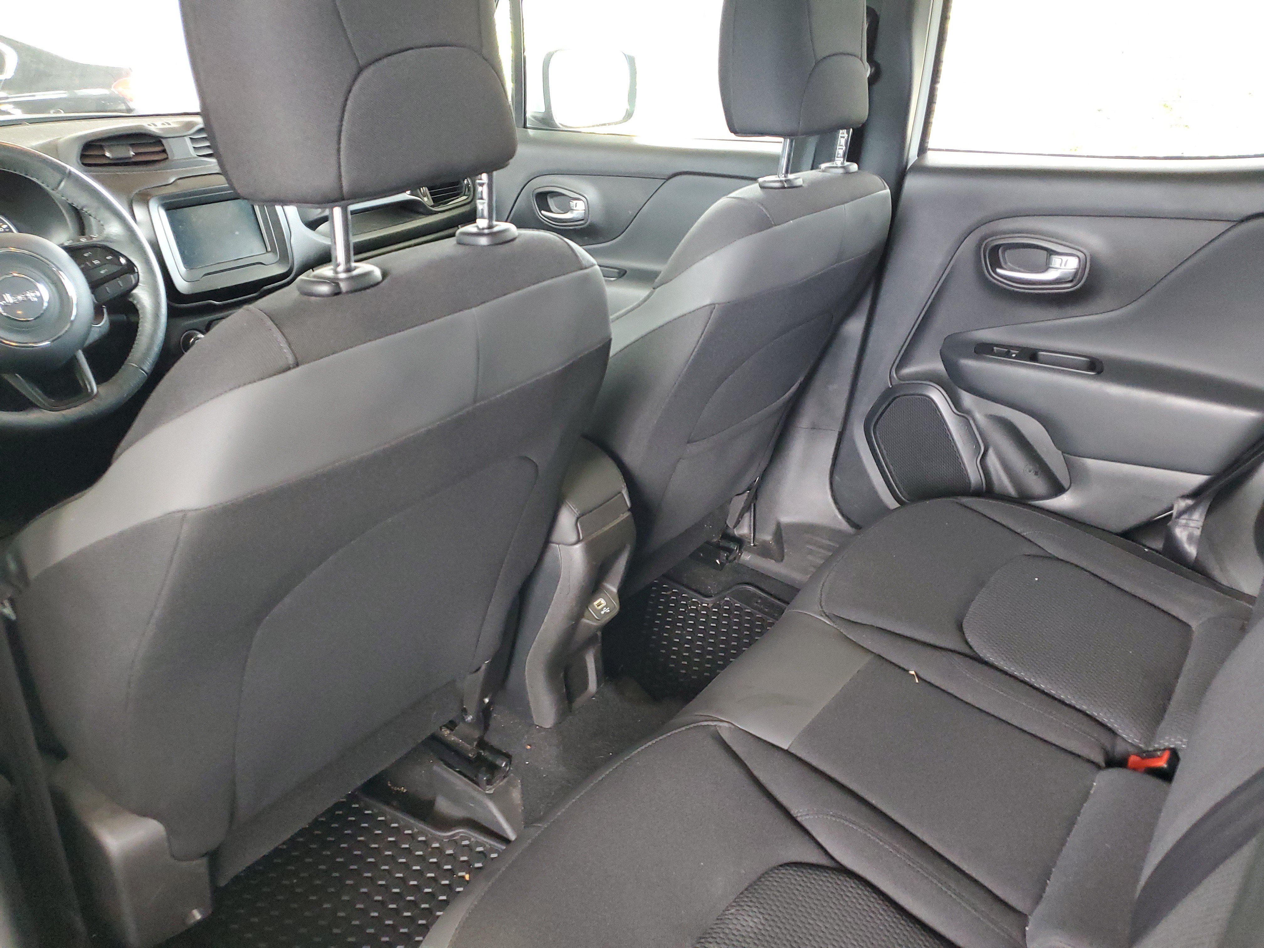 Certified 2020 Jeep Renegade Altitude AWD/4WD image 10