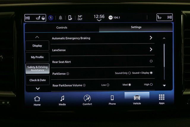 Used 2024 Chrysler Pacifica Touring-L FWD image 23