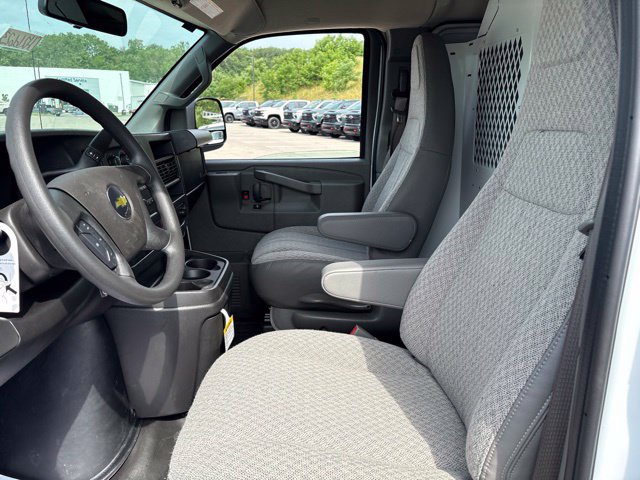 New 2026 Chevrolet Express 2500 Extended w/ Driver Convenience Package RWD image 8