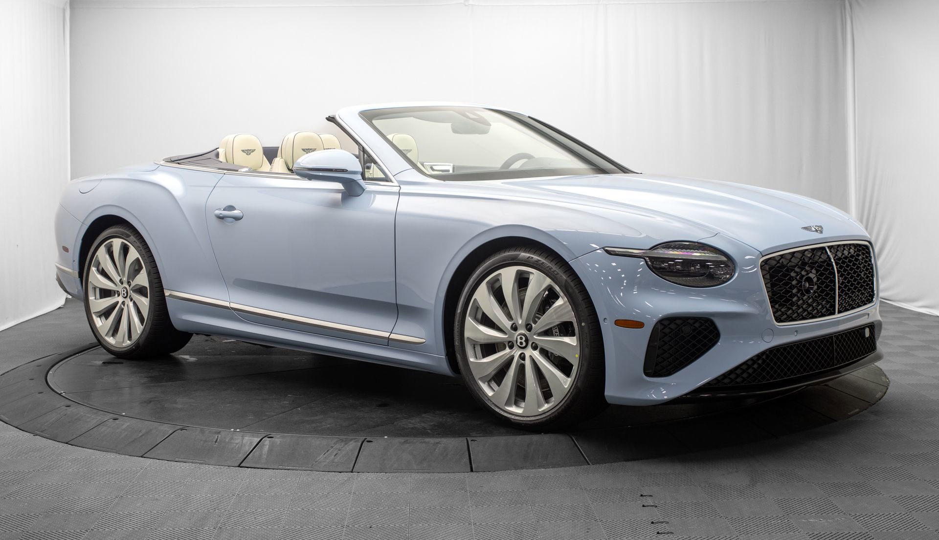 New 2026 Bentley Continental GTC AWD/4WD image 9