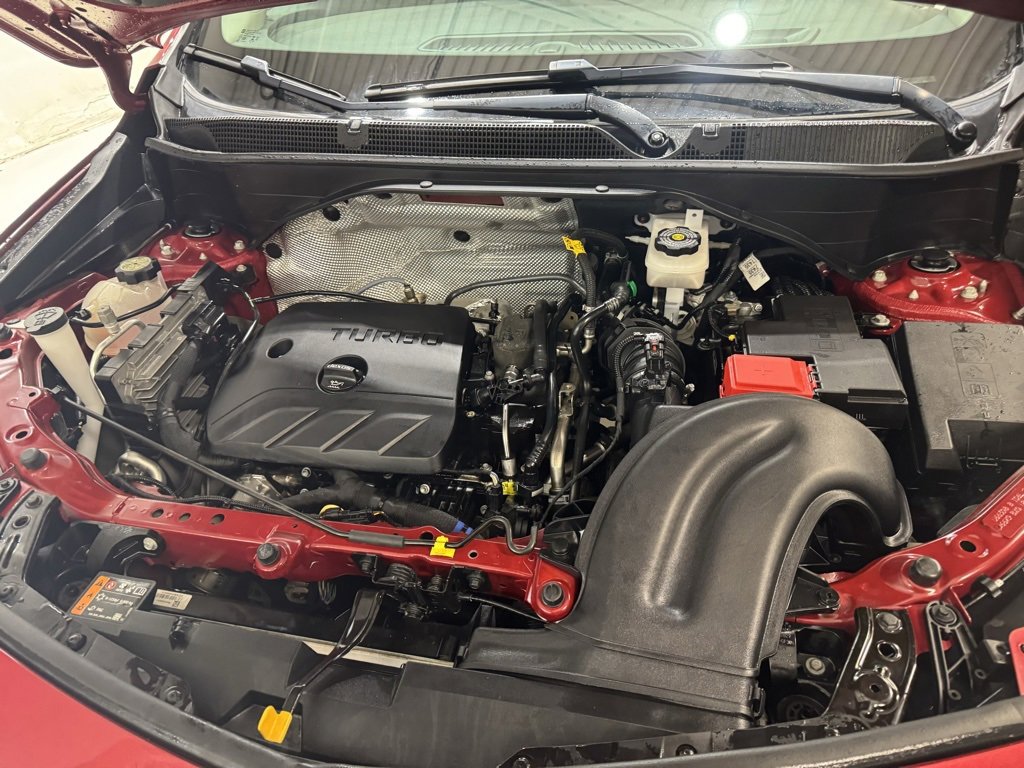 Used 2020 Buick Encore GX Essence image 10