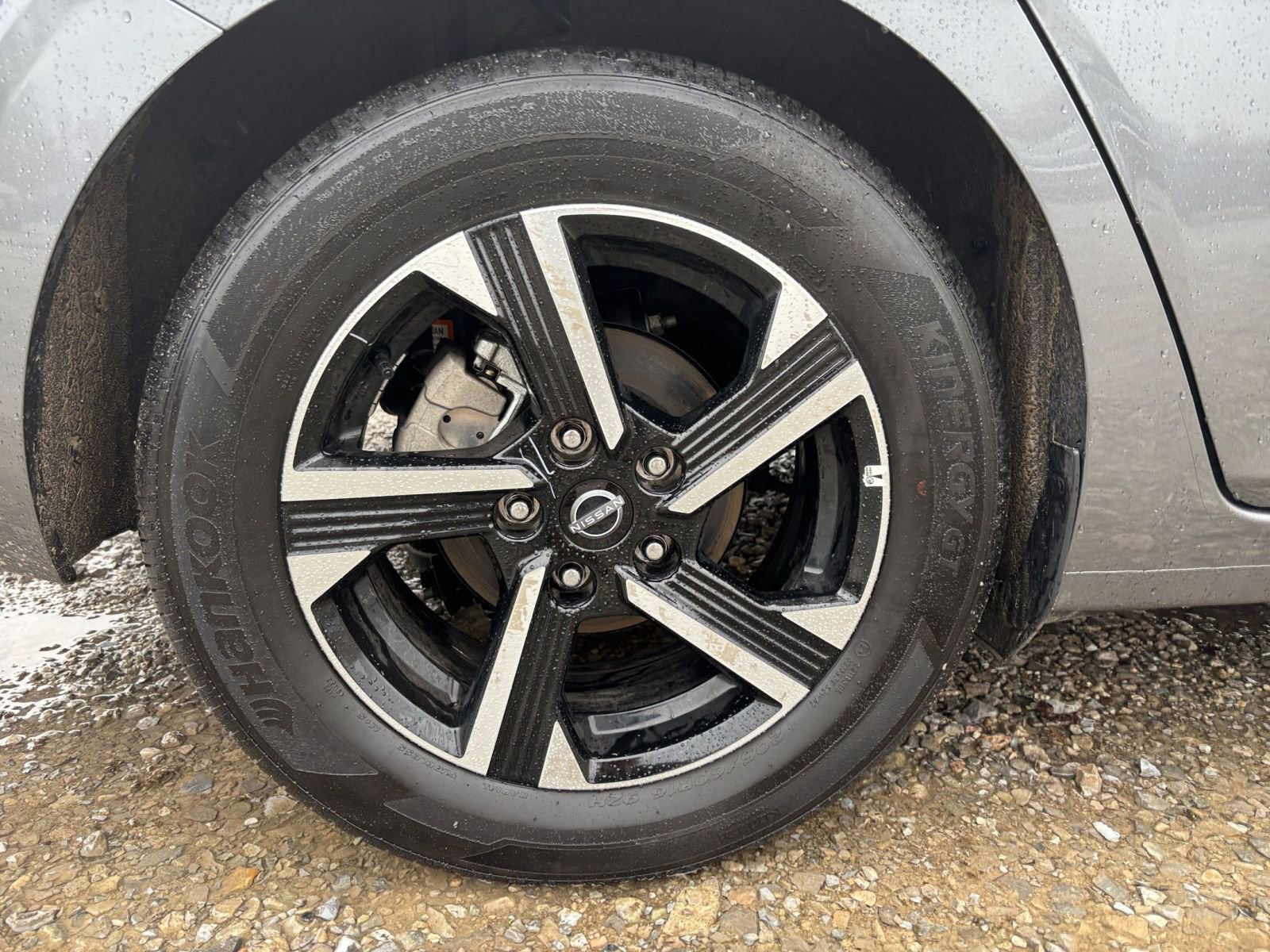 Used 2025 Nissan Sentra SV image 28