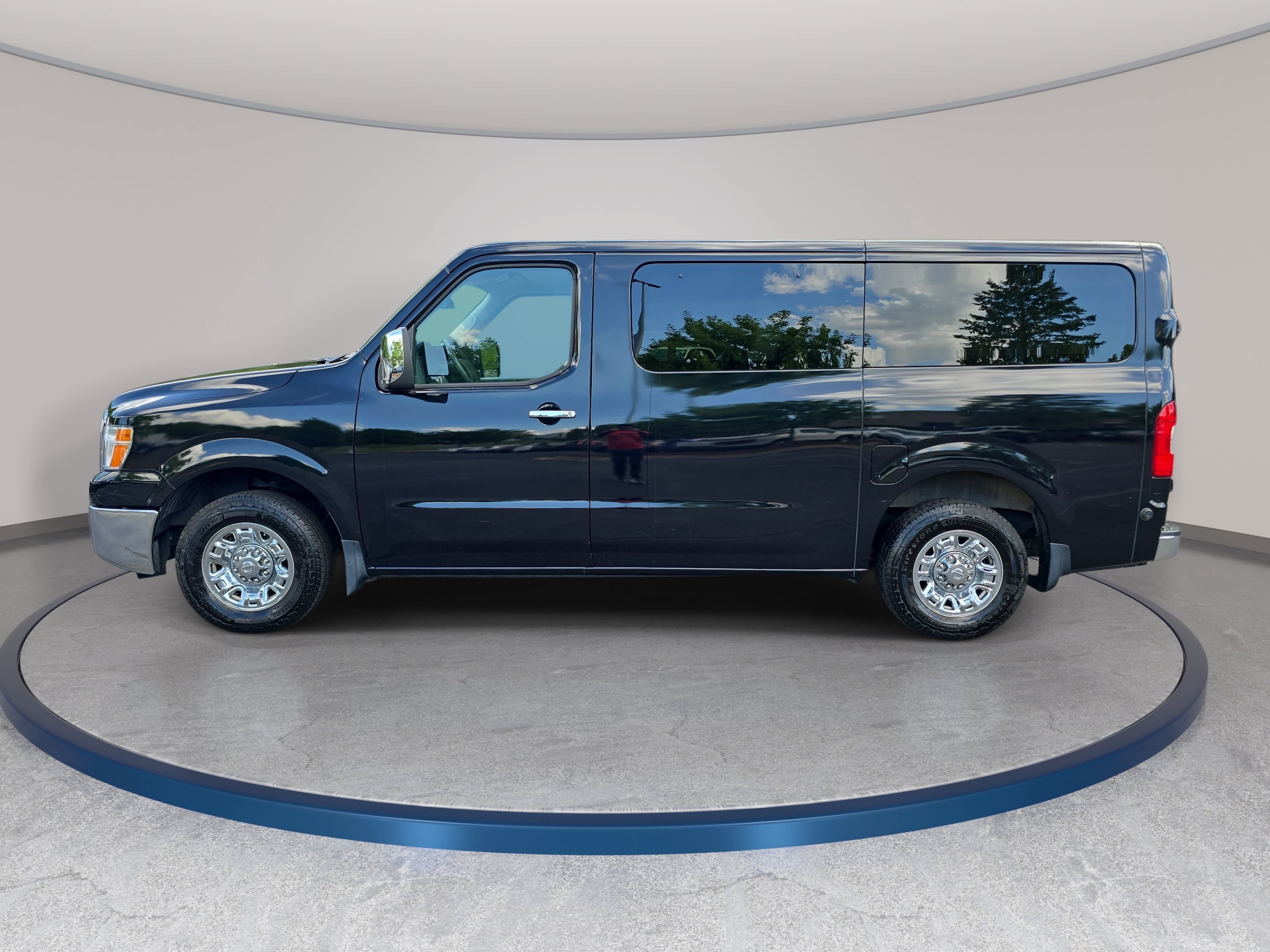 Used 2021 Nissan NV 3500 SL RWD image 8