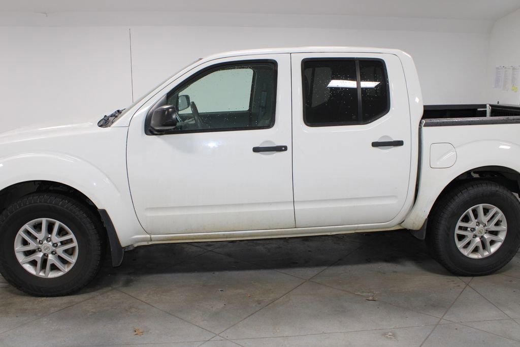 Used 2019 Nissan Frontier SV image 6