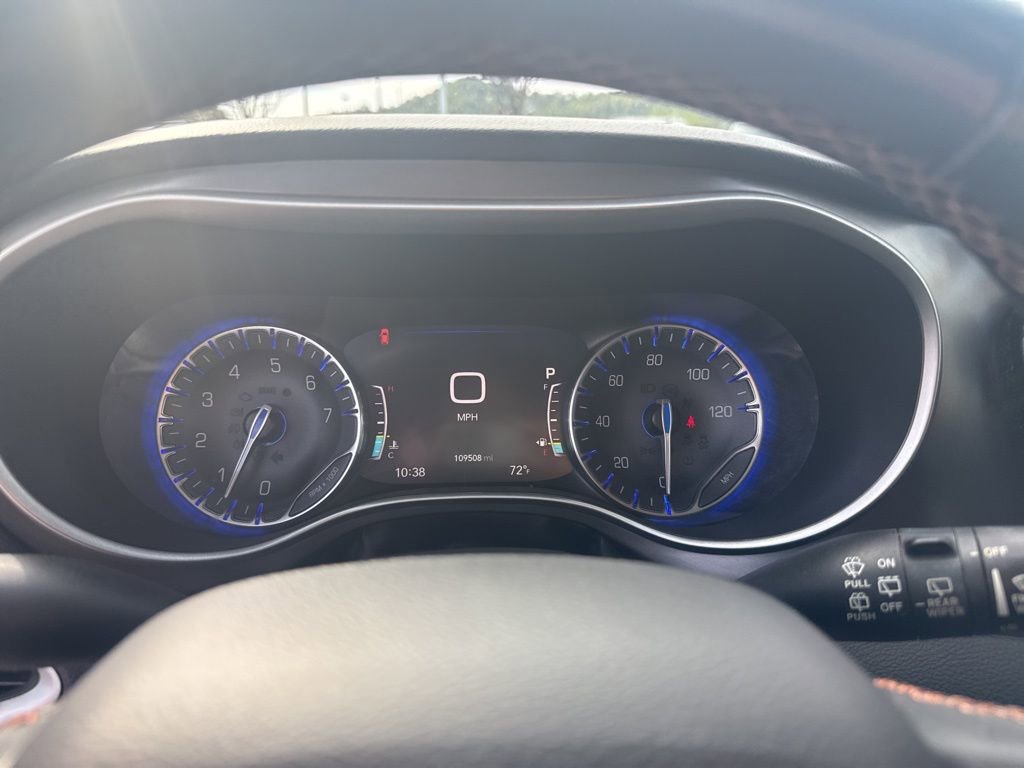 Used 2020 Chrysler Pacifica Touring-L Plus image 25