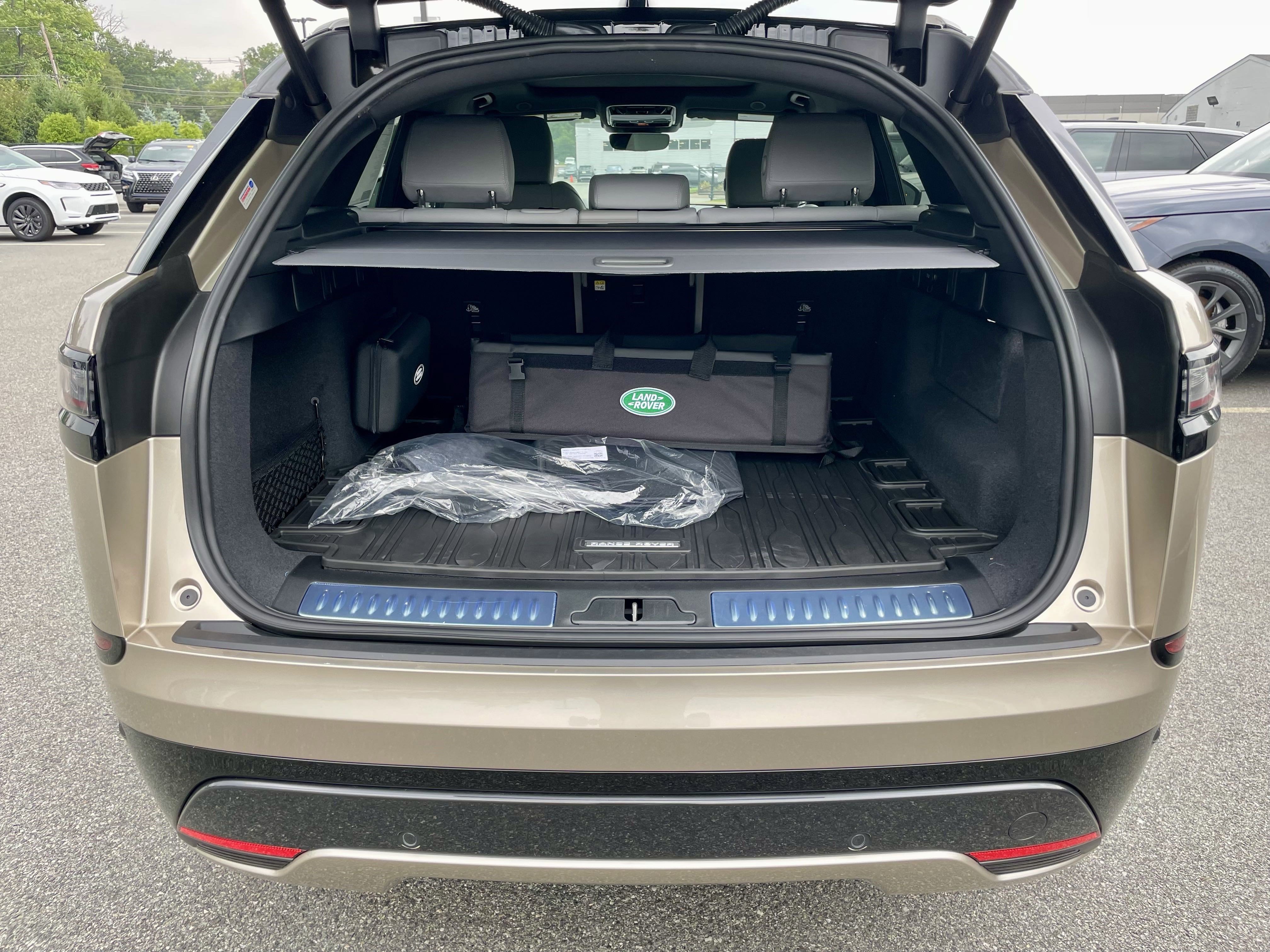 New 2026 Land Rover Range Rover Velar Dynamic SE image 36