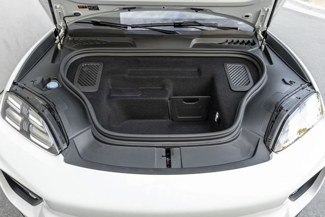 Used 2024 Porsche Macan 4 Electric image 16