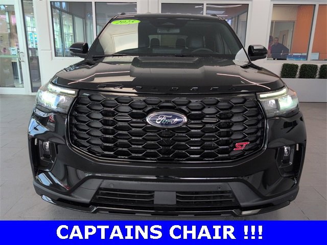 Used 2025 Ford Explorer ST image 3