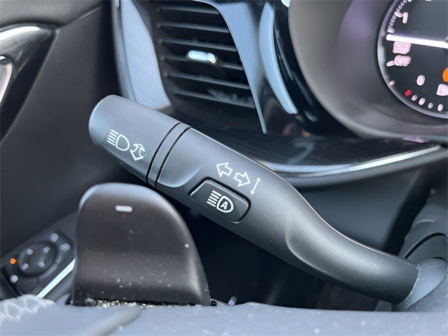 Certified 2022 Buick Envision Essence w/ Technology Package I image 14