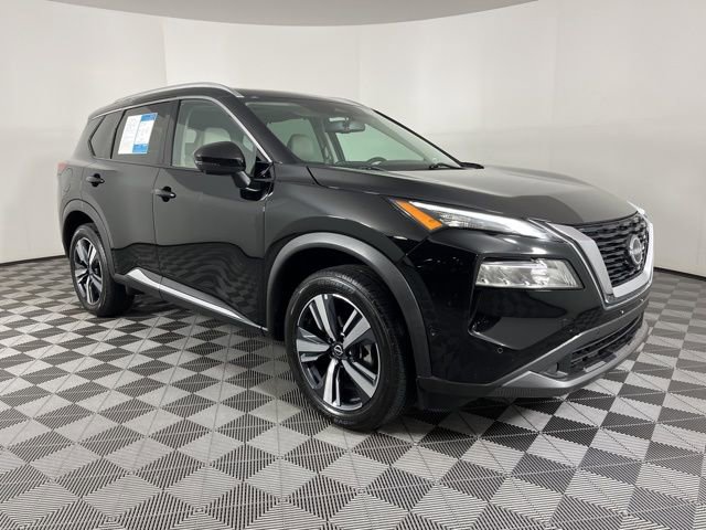 Used 2023 Nissan Rogue SL w/ SL Premium Package image 2