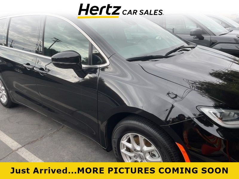 Used 2025 Chrysler Pacifica Select FWD video 1
