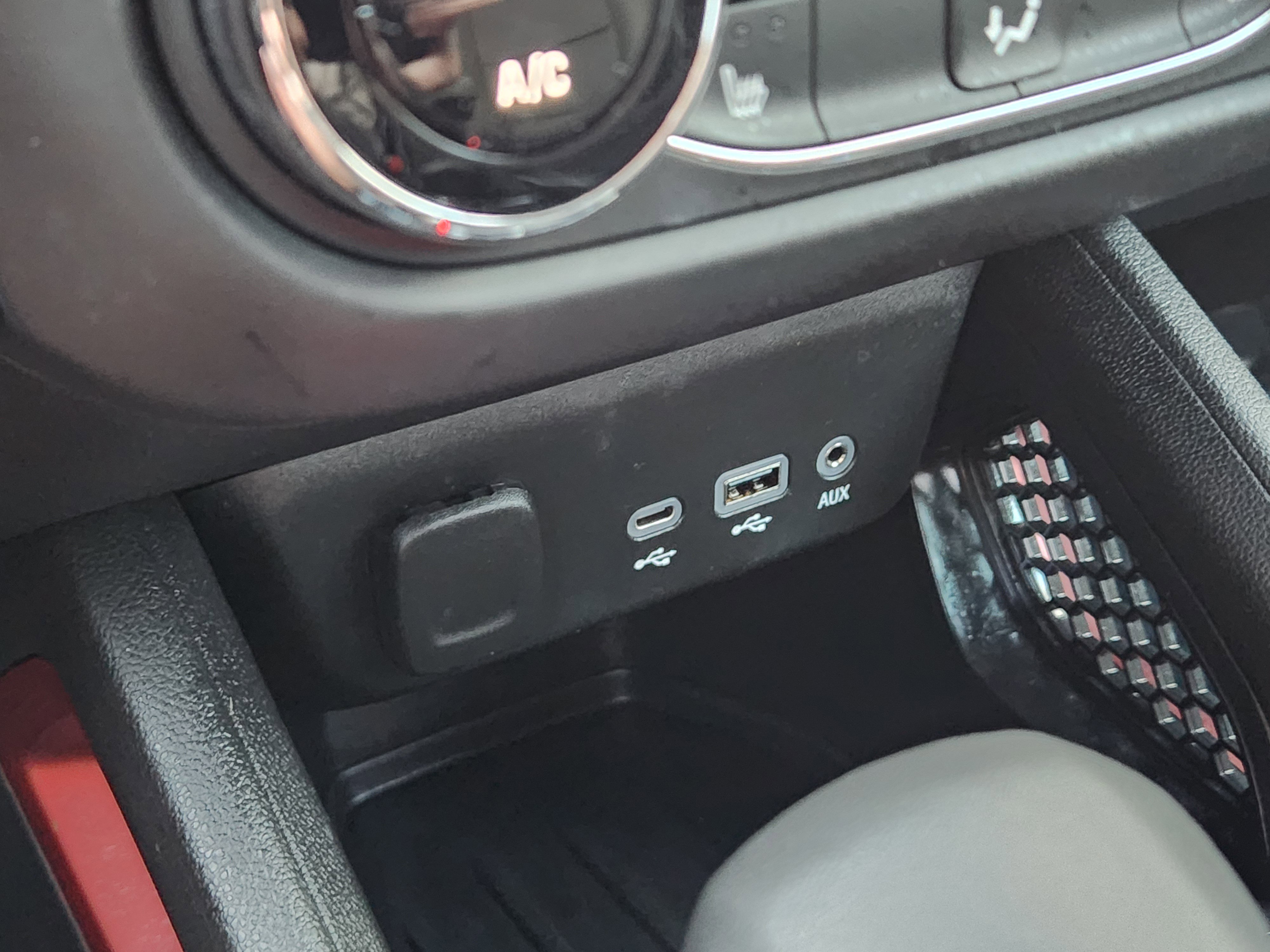 Used 2023 Chevrolet TrailBlazer RS w/ Convenience Package image 22