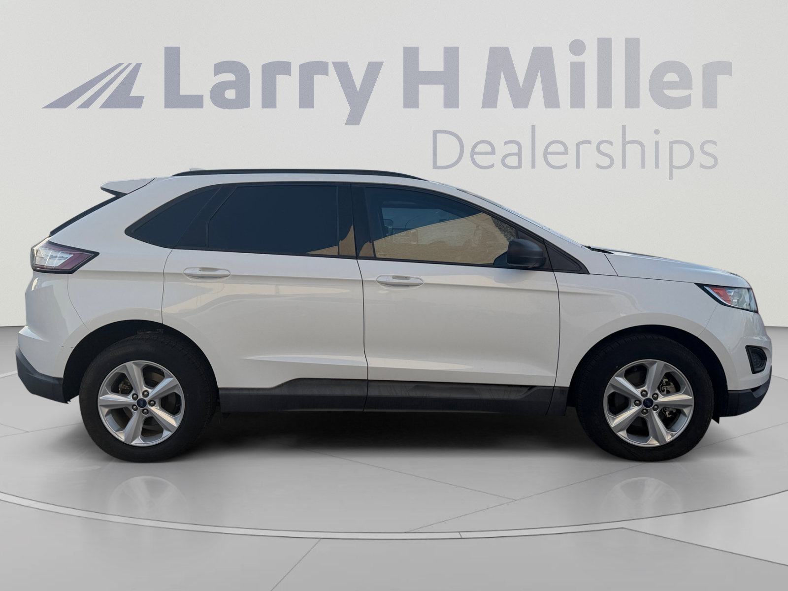 Used 2017 Ford Edge SE FWD image 6