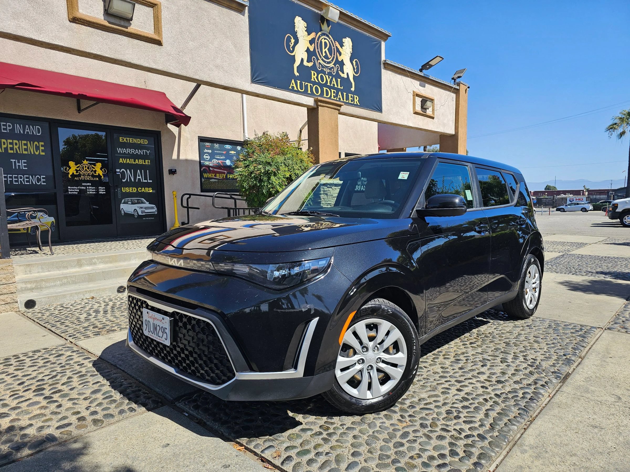 Used 2023 Kia Soul LX FWD image 1