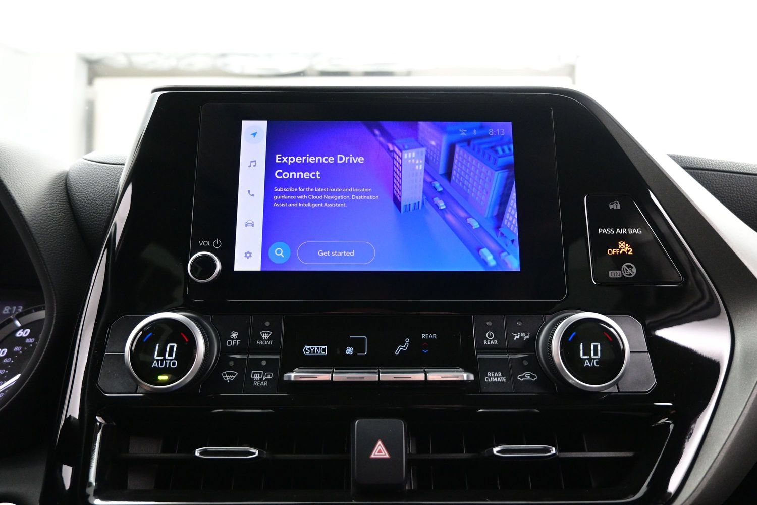 Used 2024 Toyota Highlander LE FWD image 20