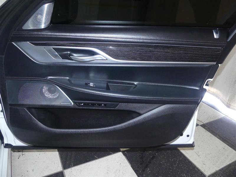 Used 2022 BMW 750i xDrive w/ Executive Package AWD/4WD image 33