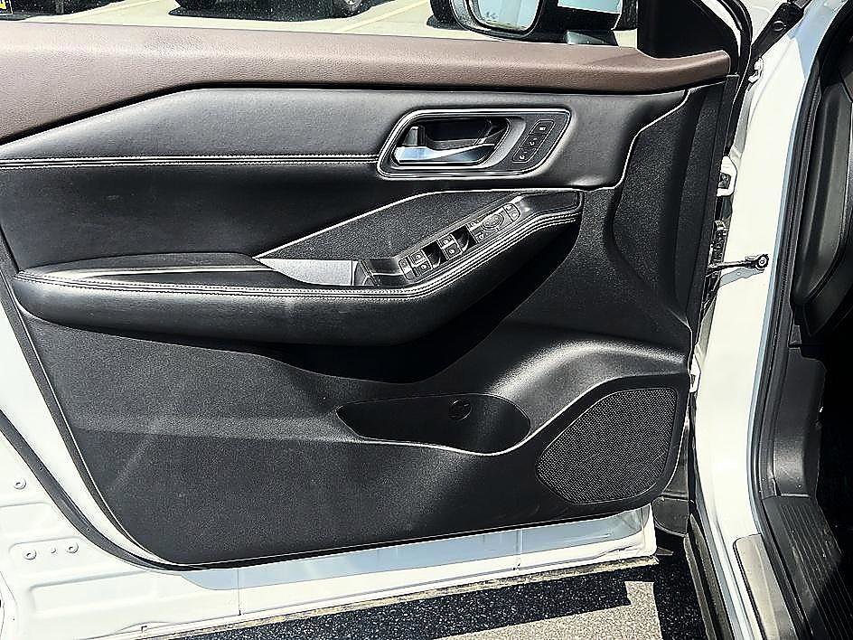 Certified 2023 Nissan Rogue Platinum w/ Platinum Premium Package image 20