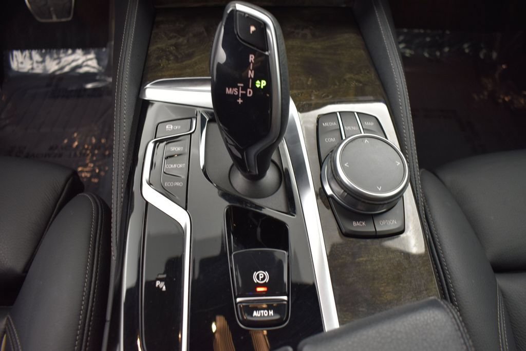 Used 2021 BMW 540i w/ M Sport Package RWD image 9