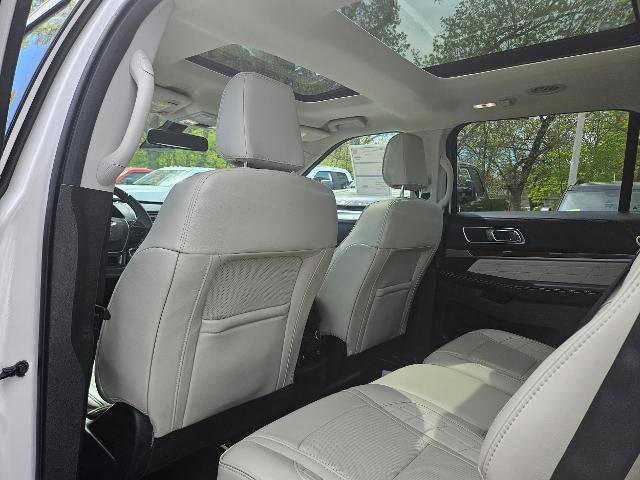 Certified 2018 Ford Explorer Platinum AWD/4WD image 11