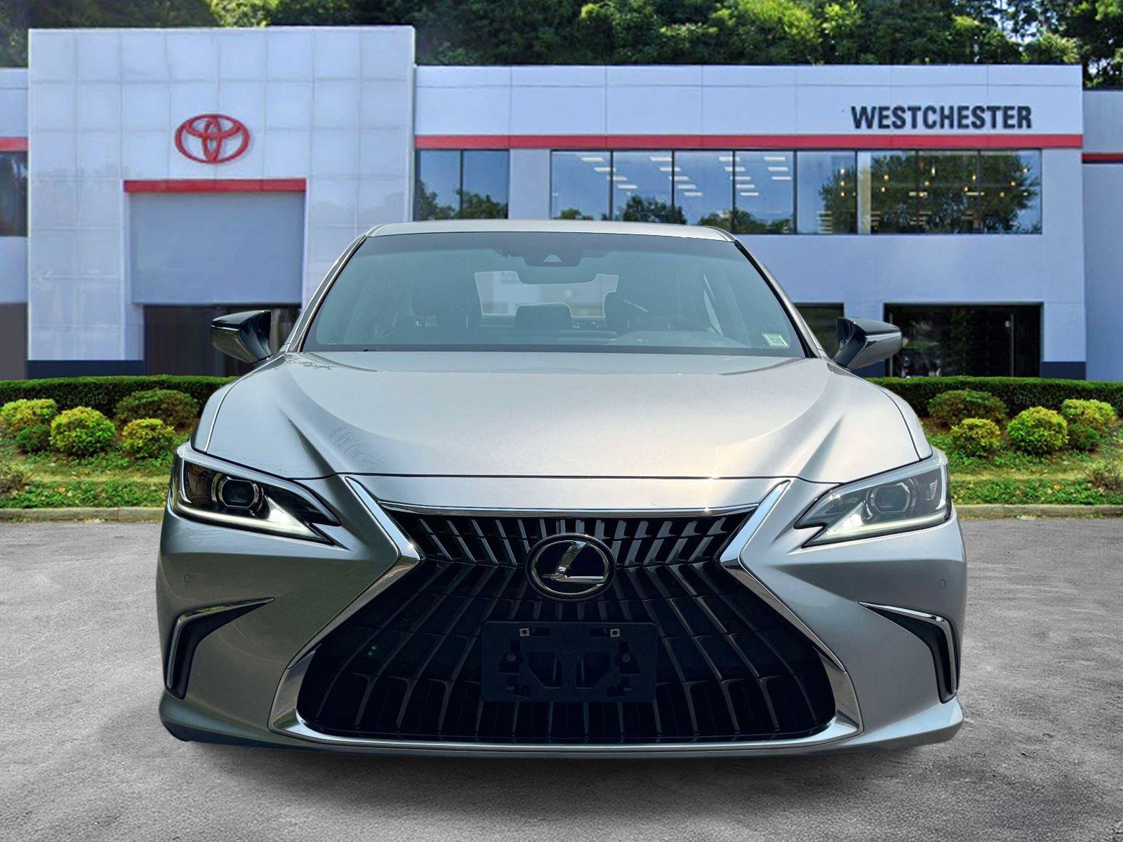 Used 2022 Lexus ES 350 w/ Premium Package FWD image 2