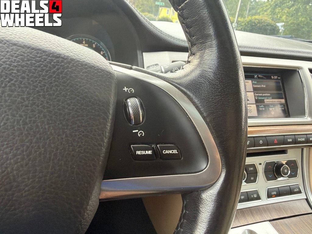 Used 2012 Jaguar XF RWD image 19