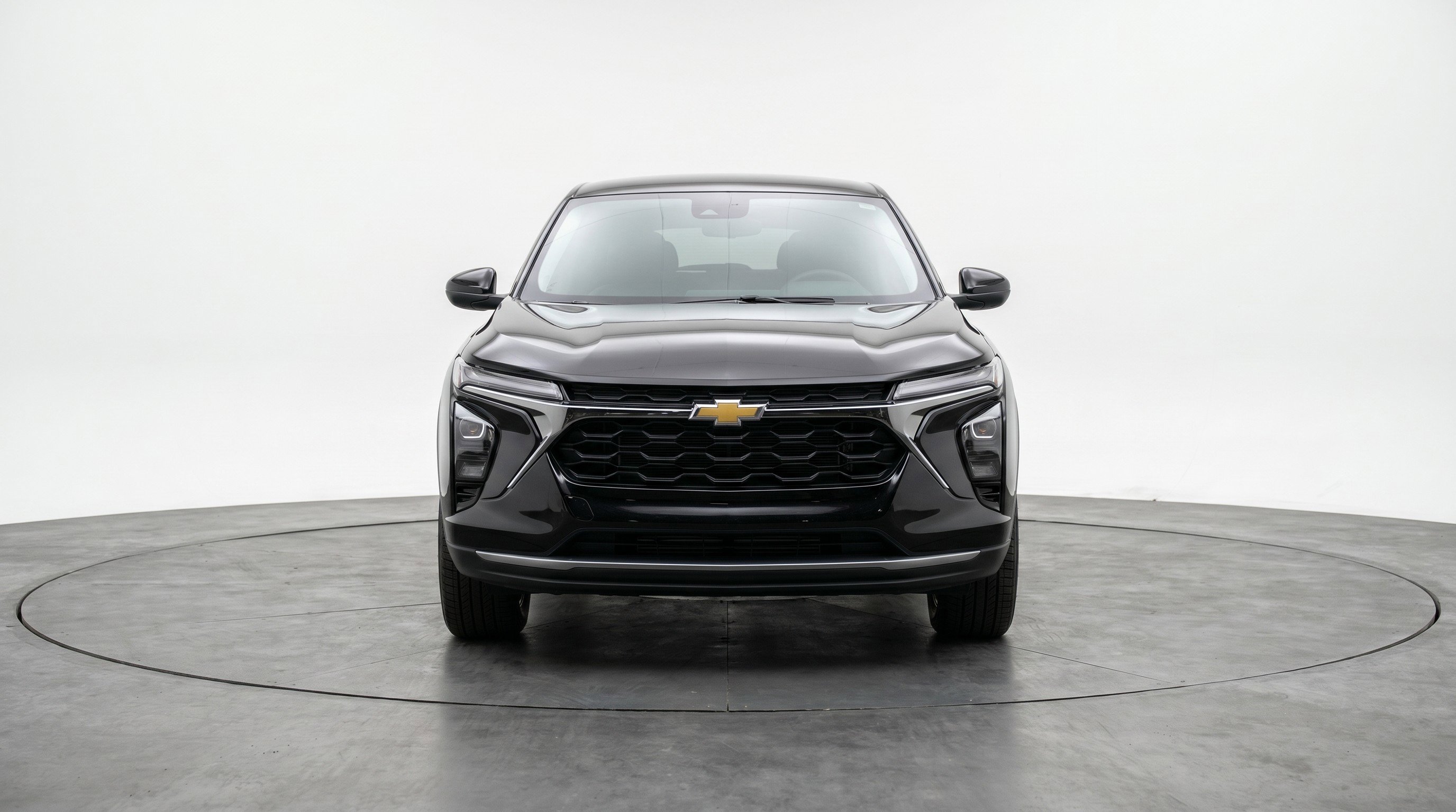 Used 2025 Chevrolet Trax LT FWD image 2