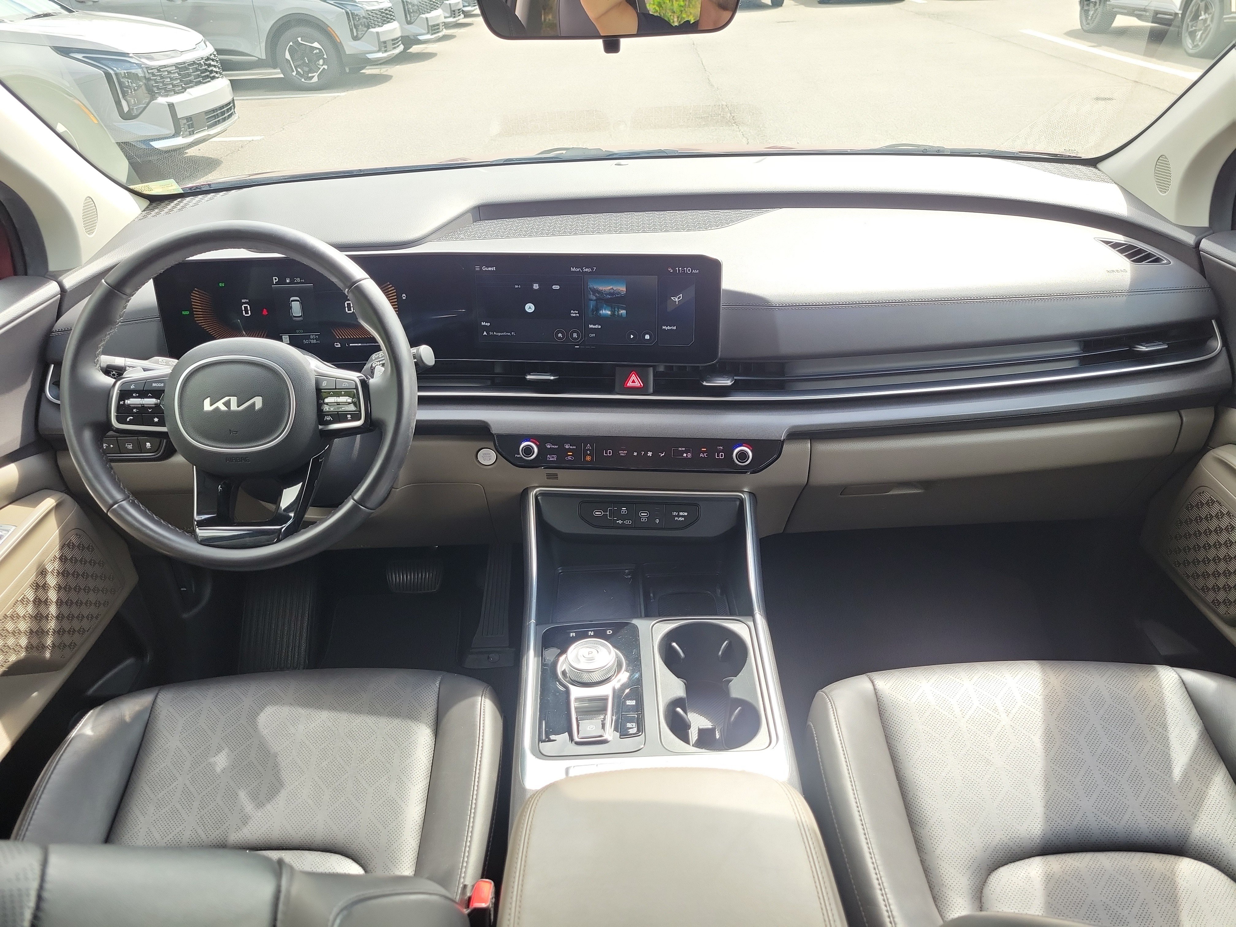 Certified 2025 Kia Carnival EX FWD image 16