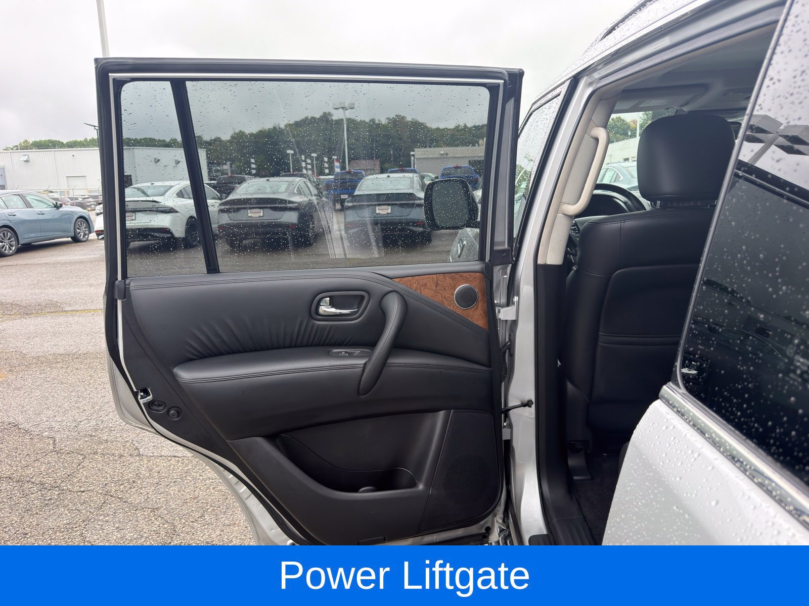 Used 2021 Nissan Armada SL w/ Captain's Chairs Package AWD/4WD image 31