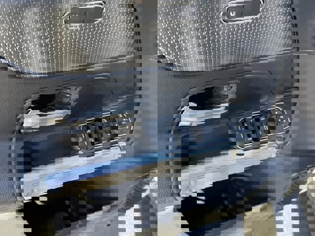 Used 2022 Mercedes-Benz GLB 250 image 18