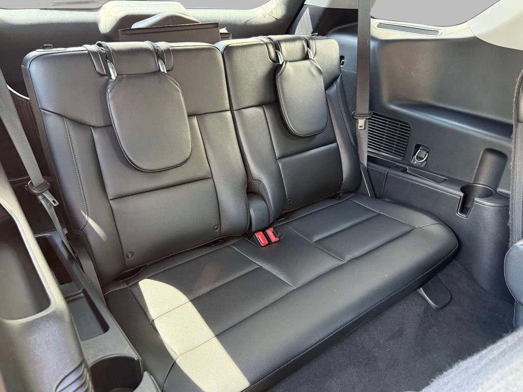 Used 2021 Ford Explorer Limited w/ Equipment Group 301A AWD/4WD image 17
