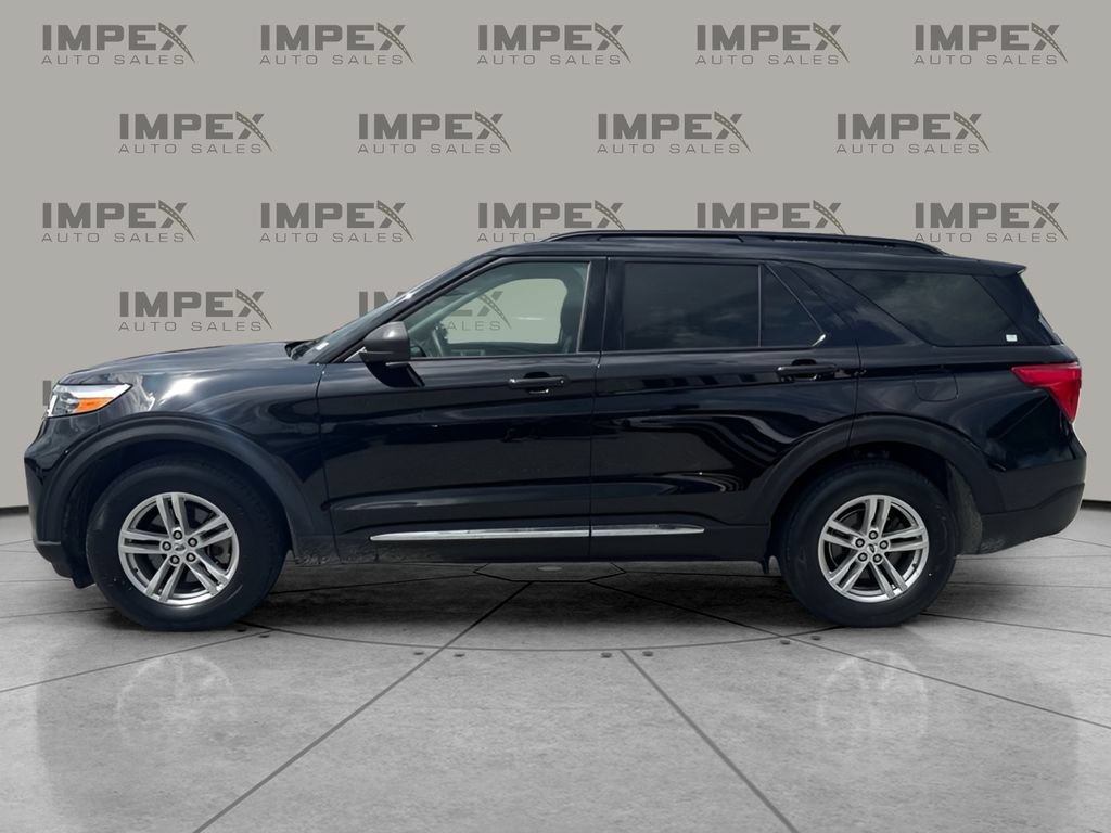 Used 2023 Ford Explorer XLT w/ Equipment Group 202A AWD/4WD image 2