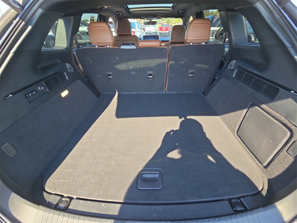 Used 2022 Lincoln Nautilus Reserve w/ Equipment Group 201A image 24