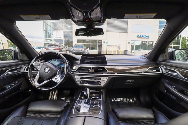 Used 2017 BMW 750i xDrive image 66