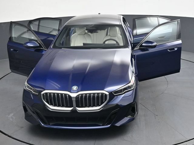 New 2027 BMW 550e xDrive AWD/4WD image 40
