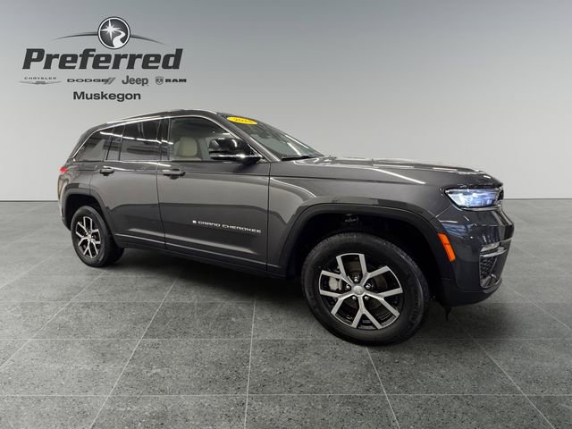 Used 2024 Jeep Grand Cherokee Limited w/ Luxury Tech Group II image 9