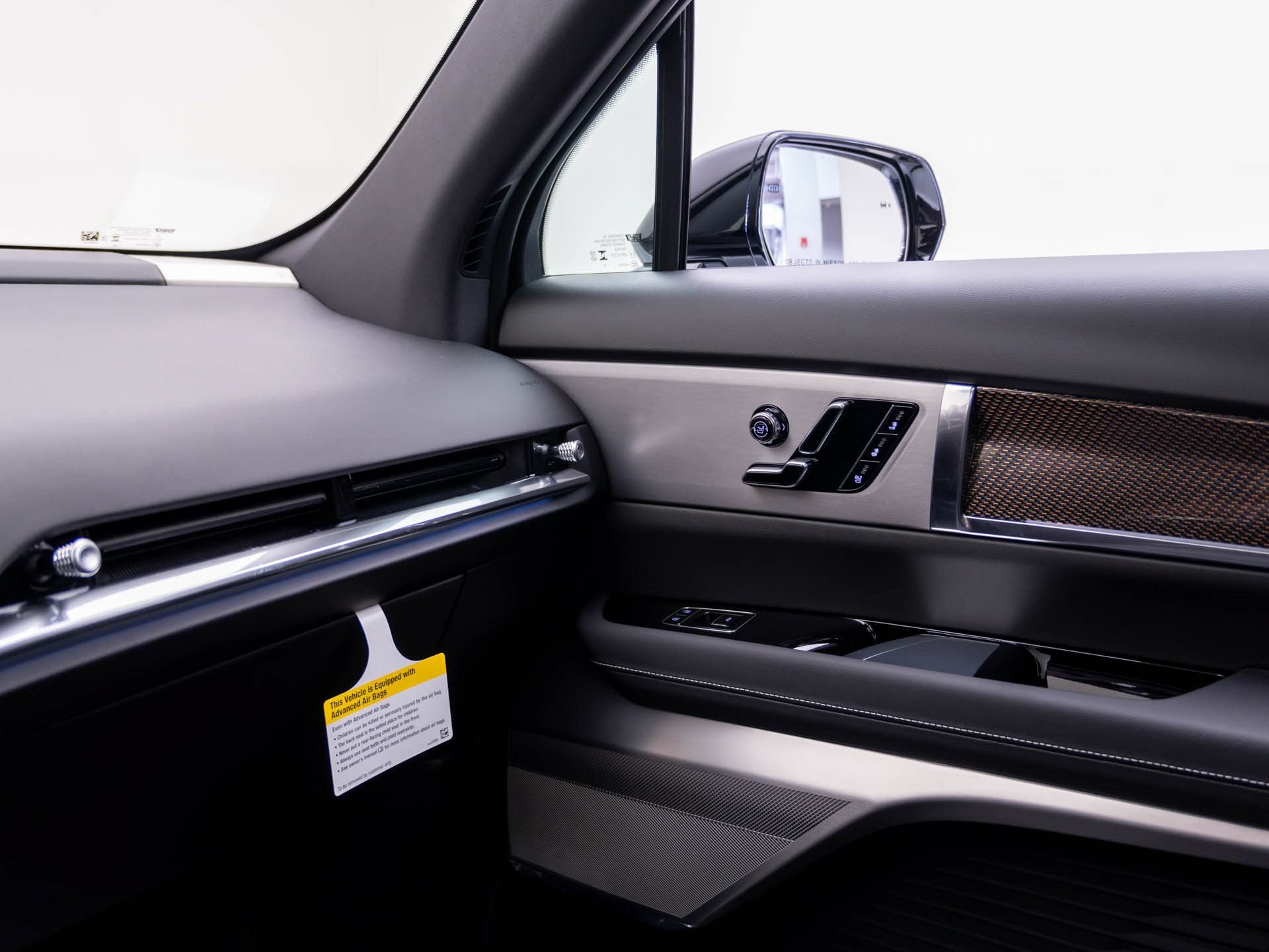 New 2027 Cadillac Vistiq Luxury w/ LPO, Floor Liner Package AWD/4WD image 29