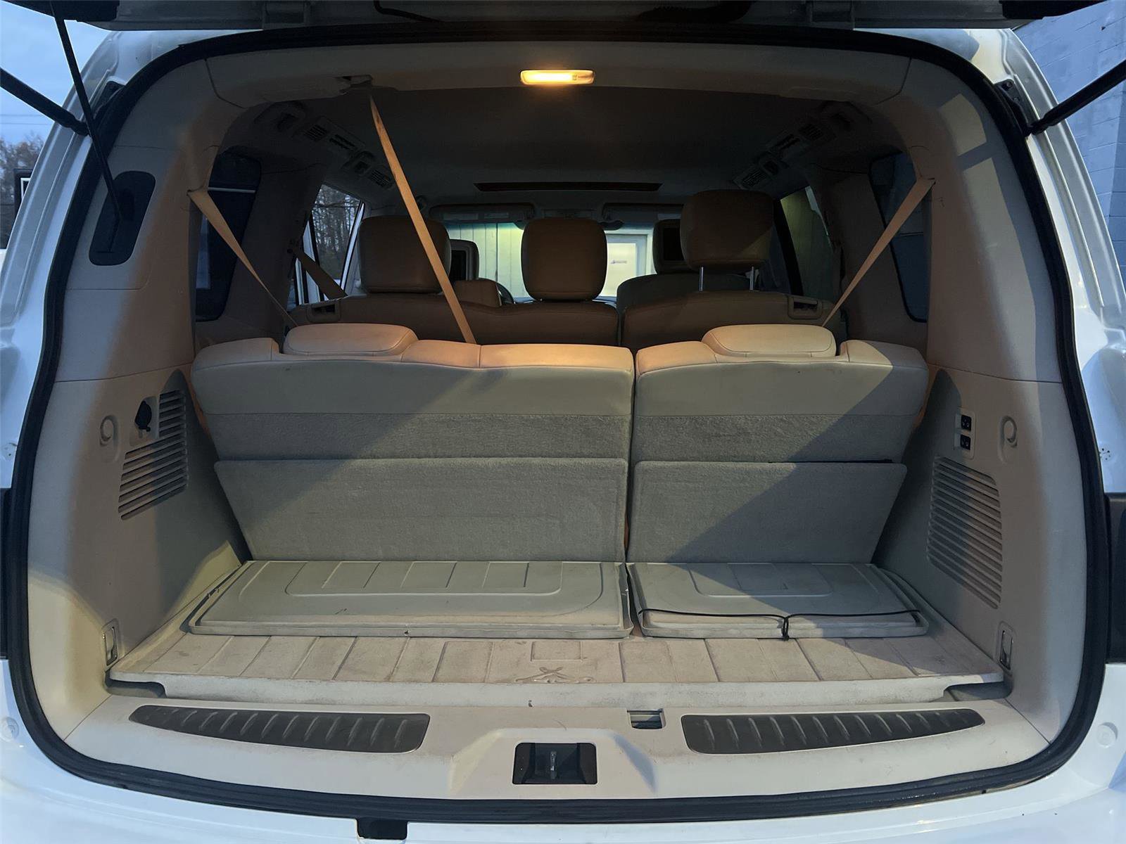 Used 2012 INFINITI QX56 4WD image 28