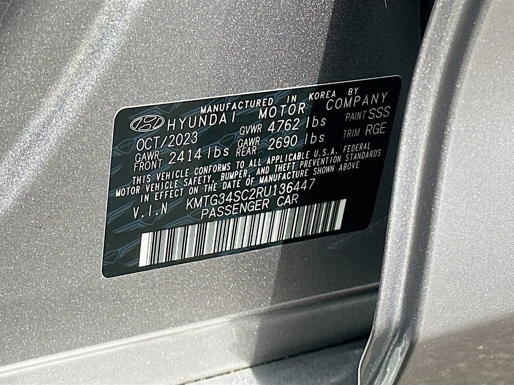 Used 2024 Genesis G70 2.5T w/ Sport Prestige Package image 33