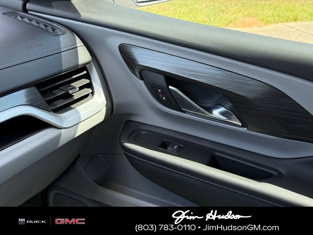 Used 2022 GMC Terrain SLT w/ LPO, Floor Liner Package image 37