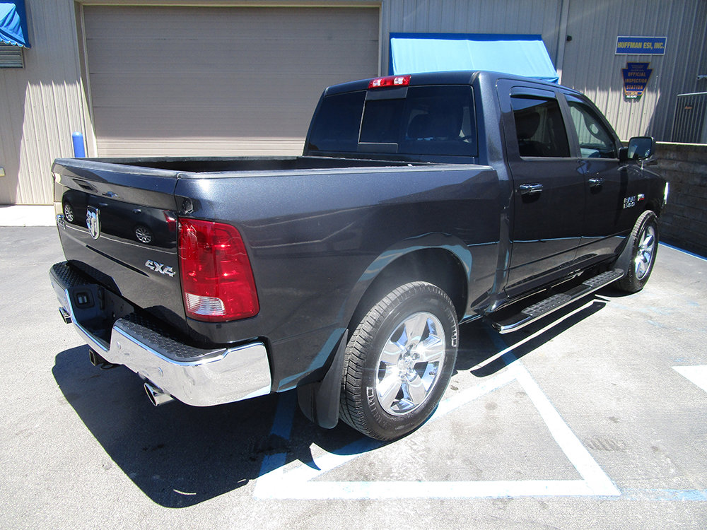 Used 2017 RAM 1500 SLT AWD/4WD image 7