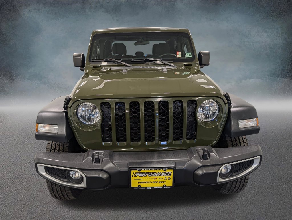 Used 2023 Jeep Gladiator Sport AWD/4WD image 2