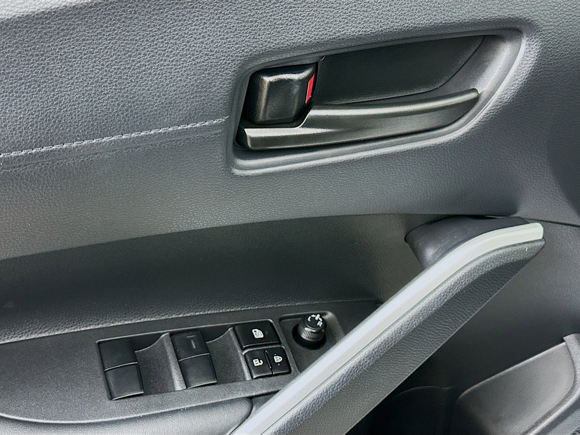 Used 2024 Toyota Corolla Cross LE w/ Black Badges Package (TMS) image 15