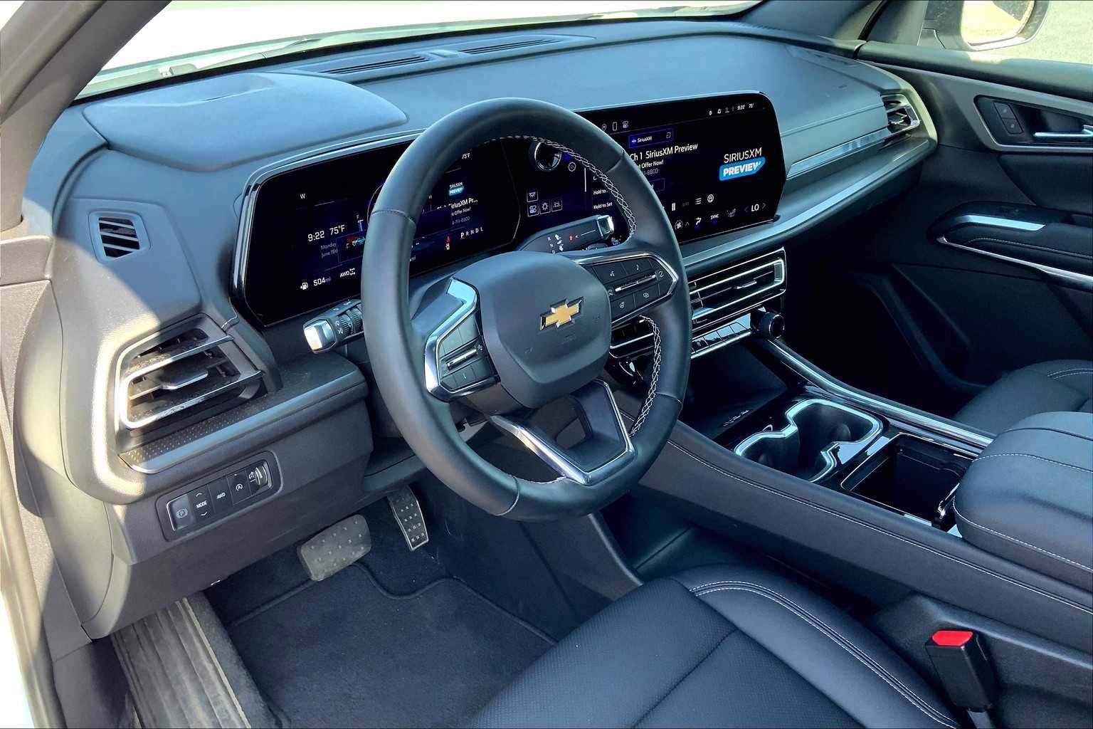 Used 2024 Chevrolet Traverse LT image 17