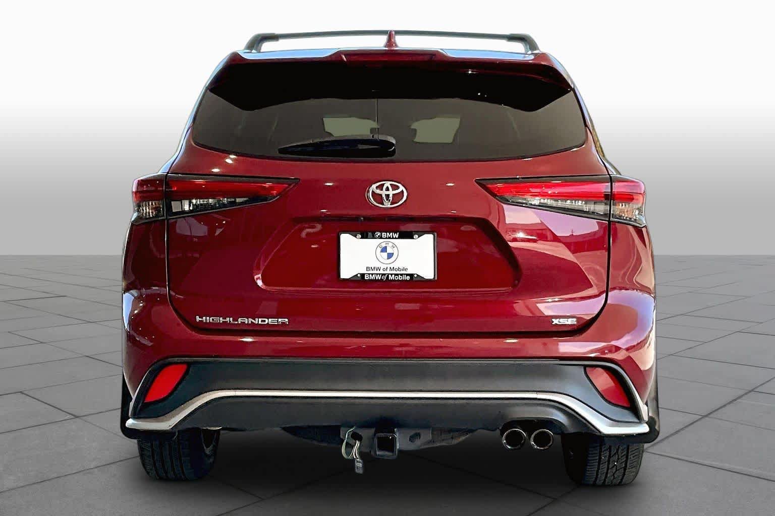 Used 2022 Toyota Highlander XSE FWD image 4