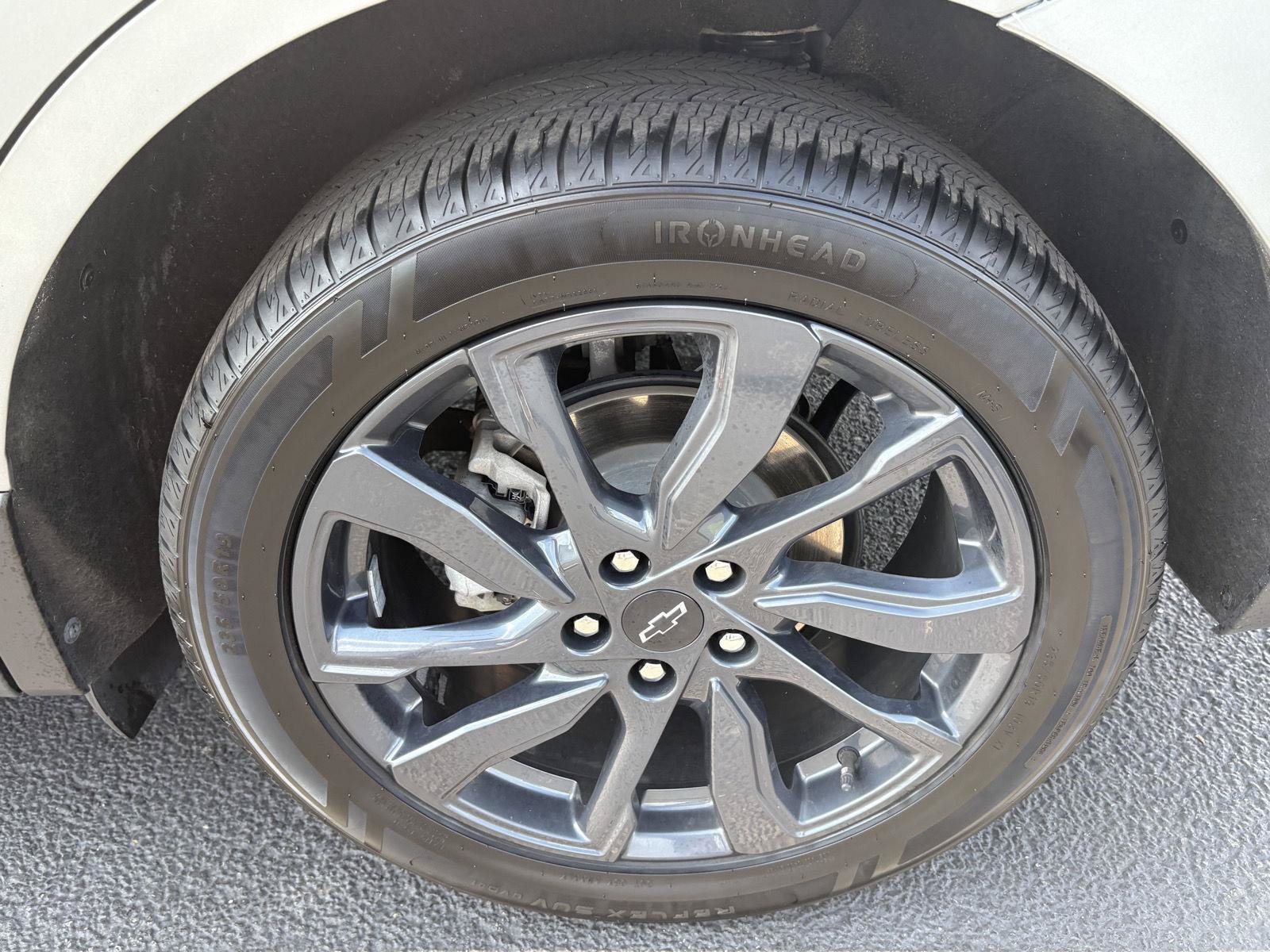 Used 2023 Chevrolet Equinox RS AWD/4WD image 25
