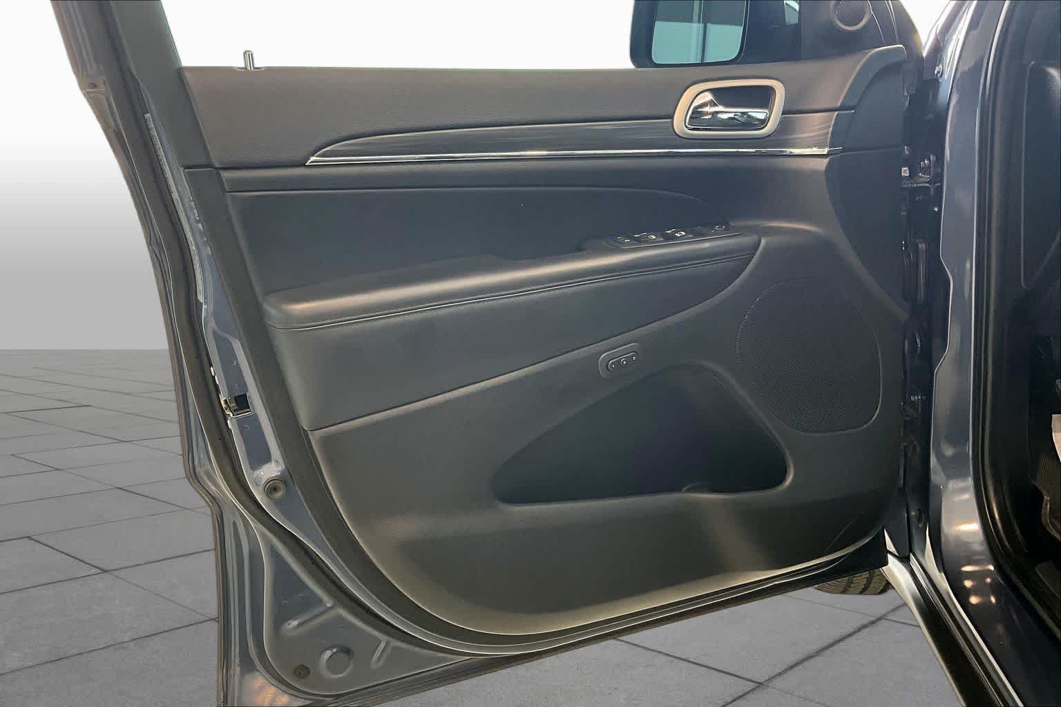 Used 2021 Jeep Grand Cherokee Limited RWD image 23
